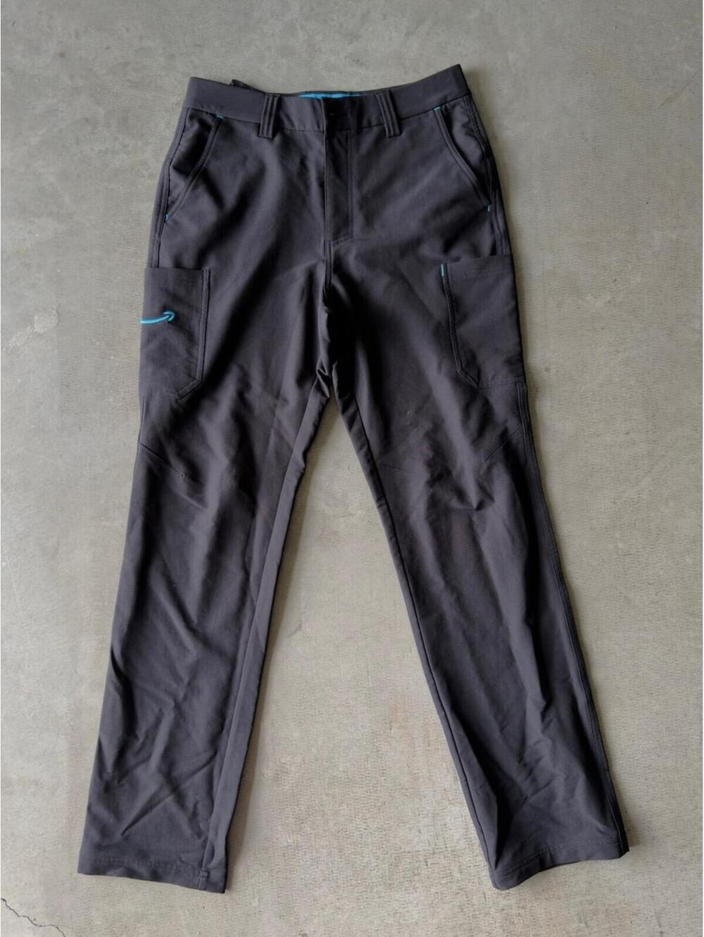 Men’s Cargo Pants / Utility Tech / Black Blue Accent